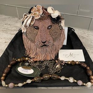 NWT Mary Frances Lion “Hear 
Me Roar” Bag 10–245
